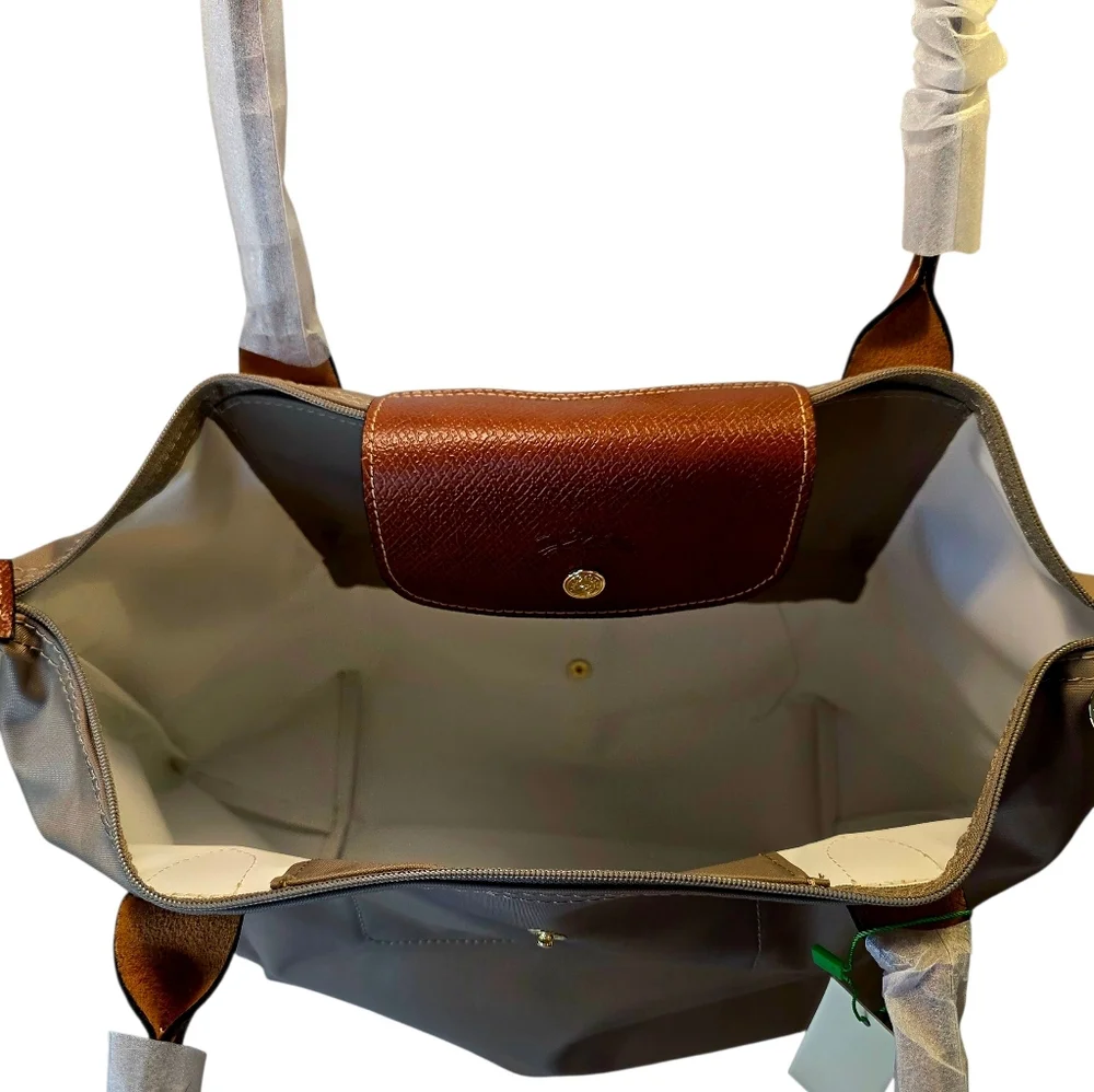 SALE!! 2026 New Designer Light Brown Medium Tote in Nylon NWT - Picture 8 of 11